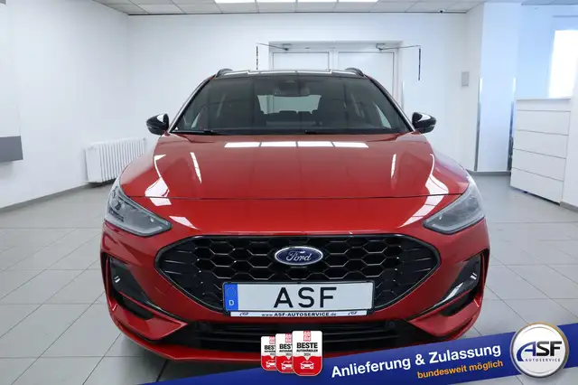 Ford Focus view 3