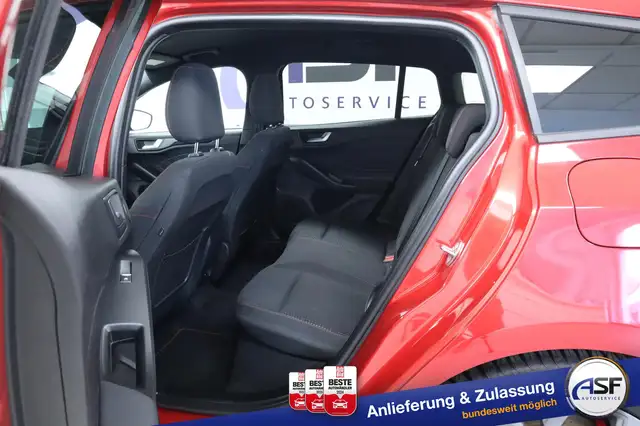 Ford Focus view 12