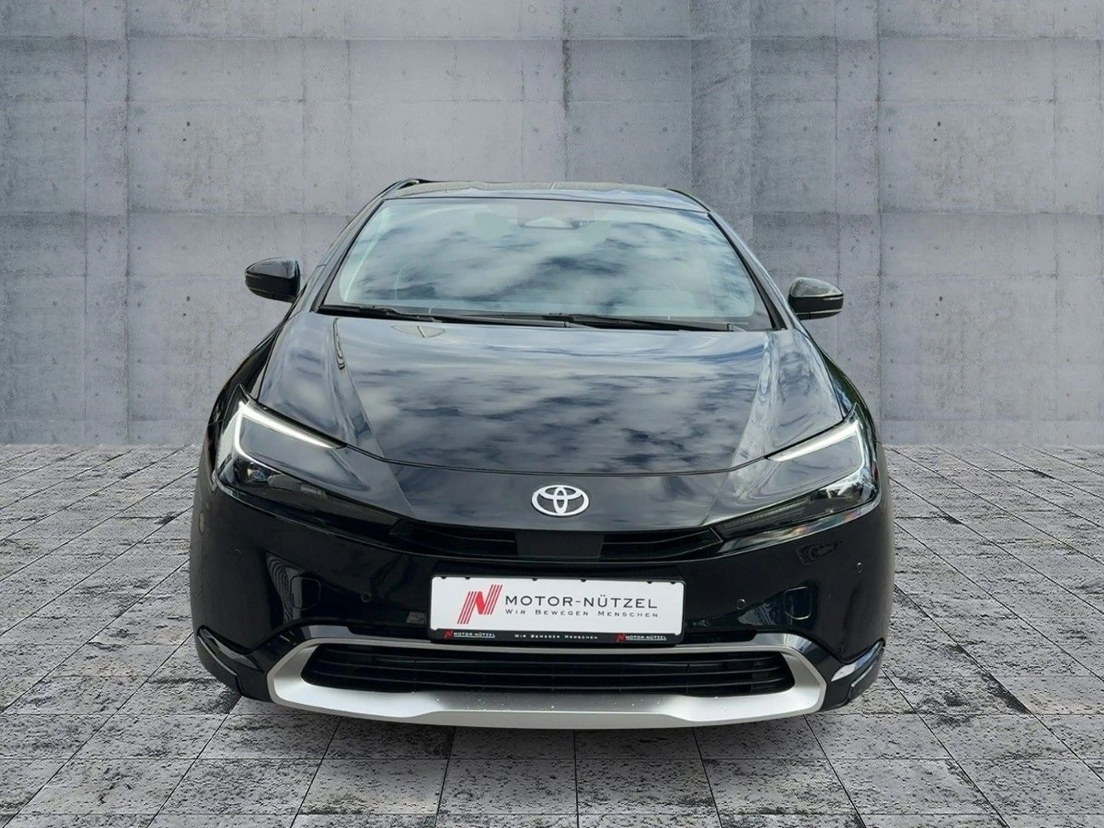 Toyota Prius Plug-In |Executive| — photo 3