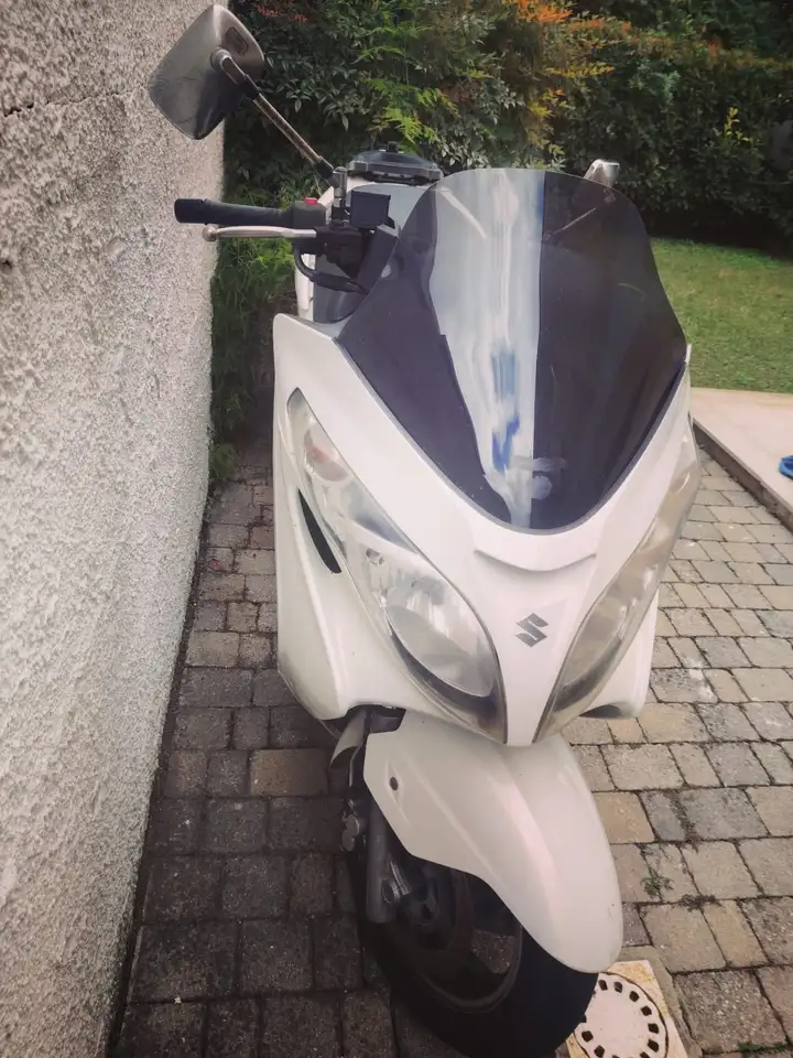 Suzuki Burgman 400