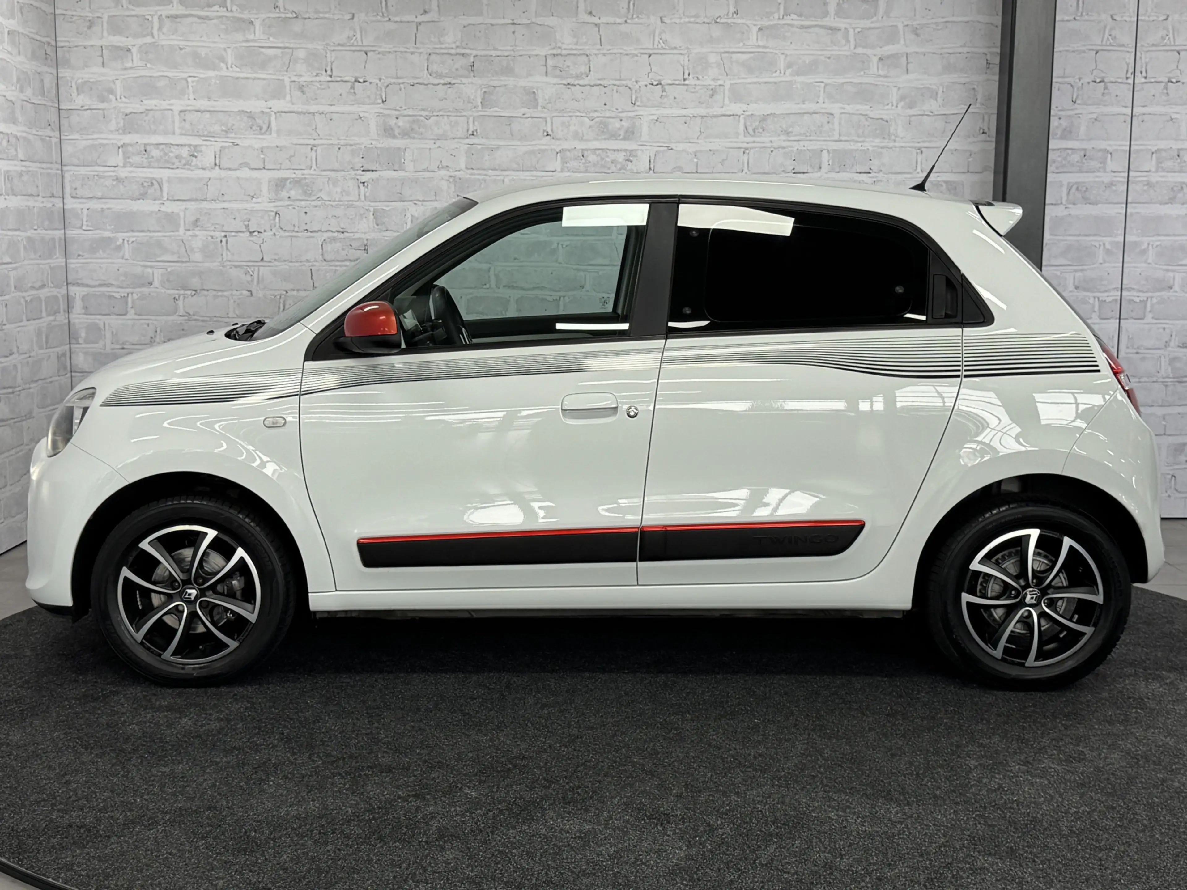 Renault Twingo 1.0 SCe Collection Airco Cruise Bluetooth — photo 33