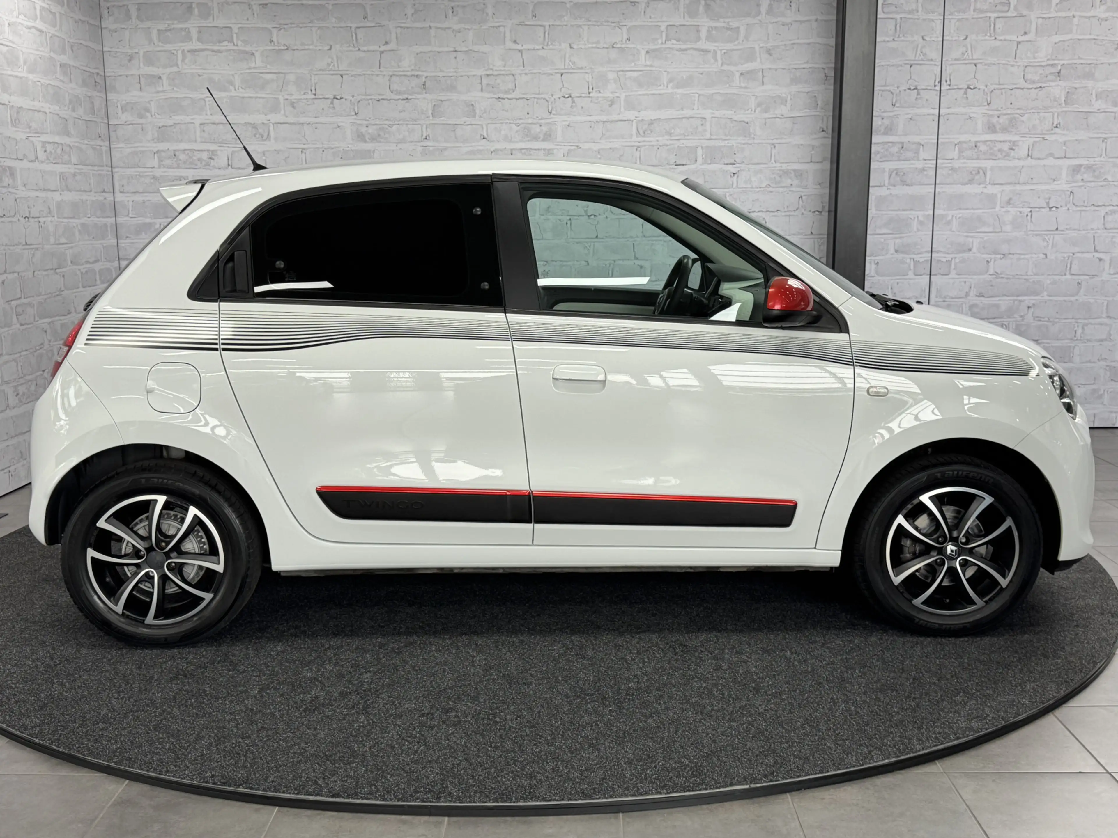 Renault Twingo 1.0 SCe Collection Airco Cruise Bluetooth — photo 30