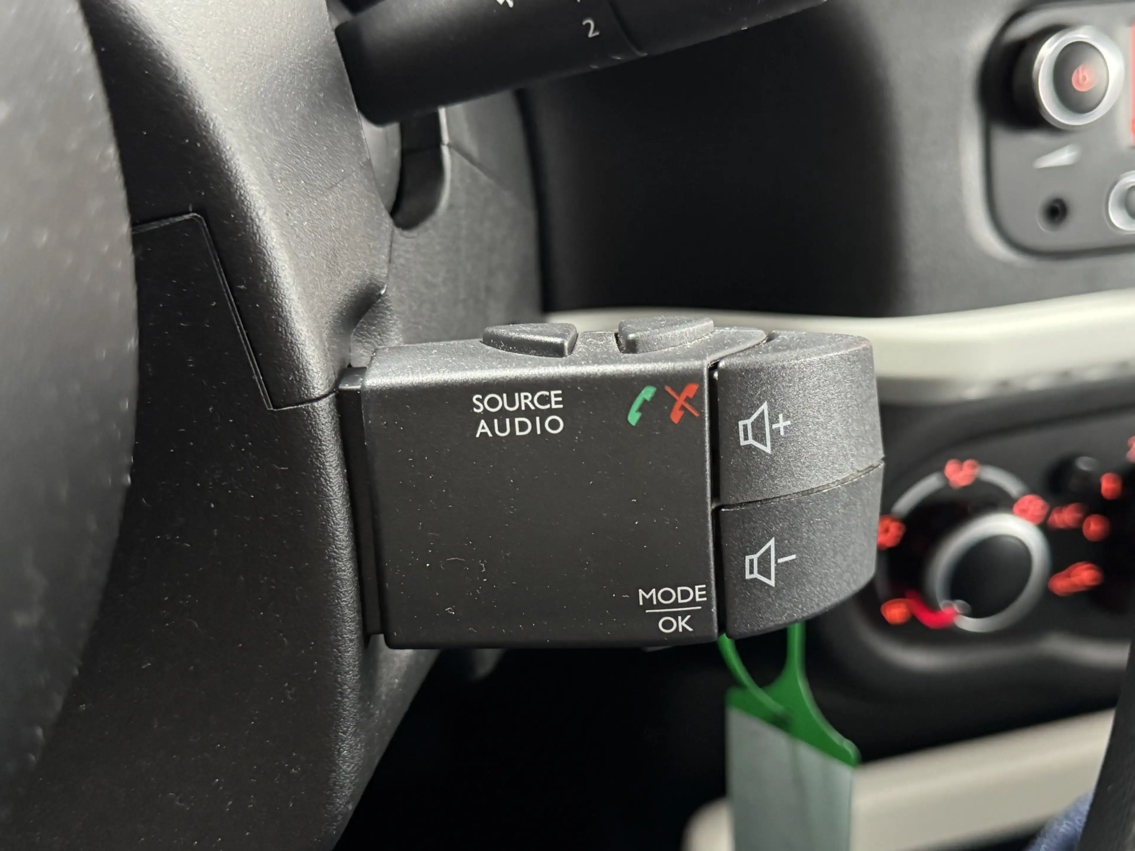 Renault Twingo 1.0 SCe Collection Airco Cruise Bluetooth — photo 24