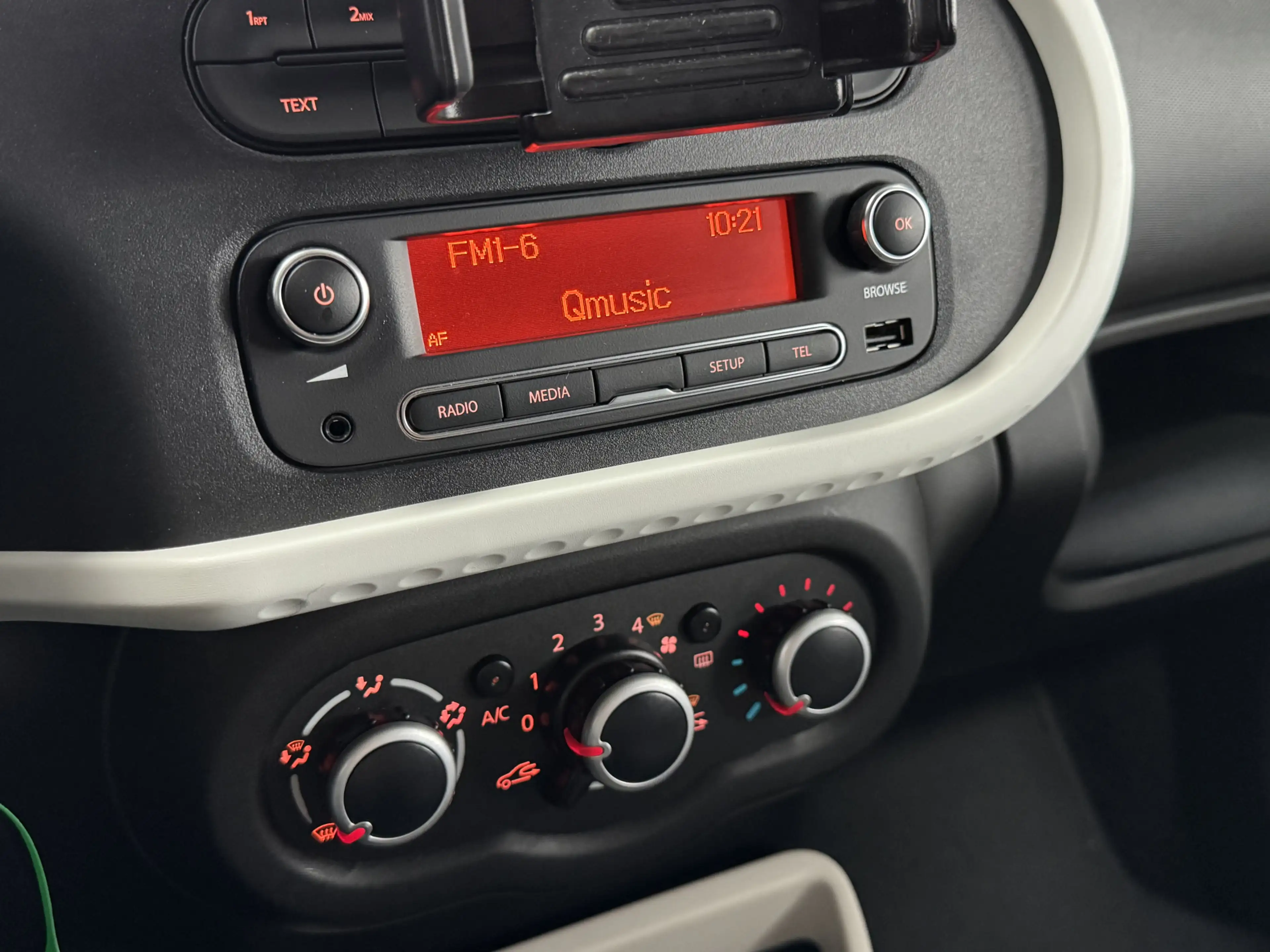 Renault Twingo 1.0 SCe Collection Airco Cruise Bluetooth — photo 26