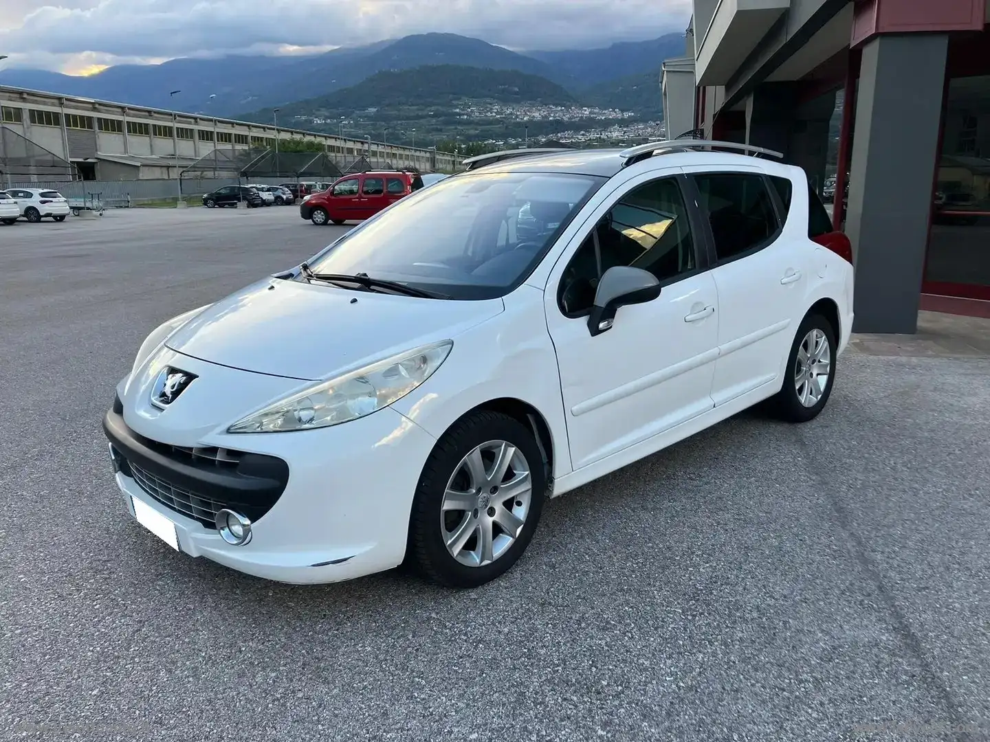 Peugeot 207 1.6 HDi 90 CV SW White - 2