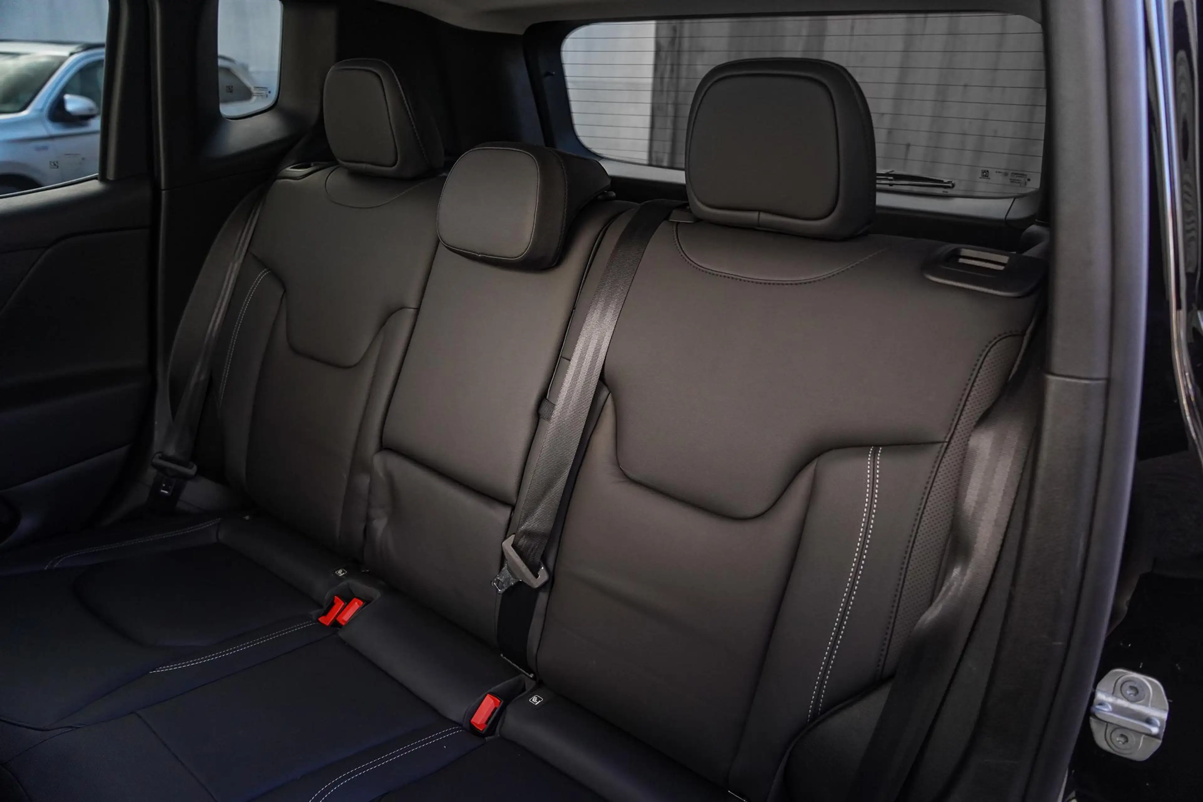 Jeep Renegade 1.5T e-Hybrid S / Nederlandse Auto / Eerste Eigena — photo 13