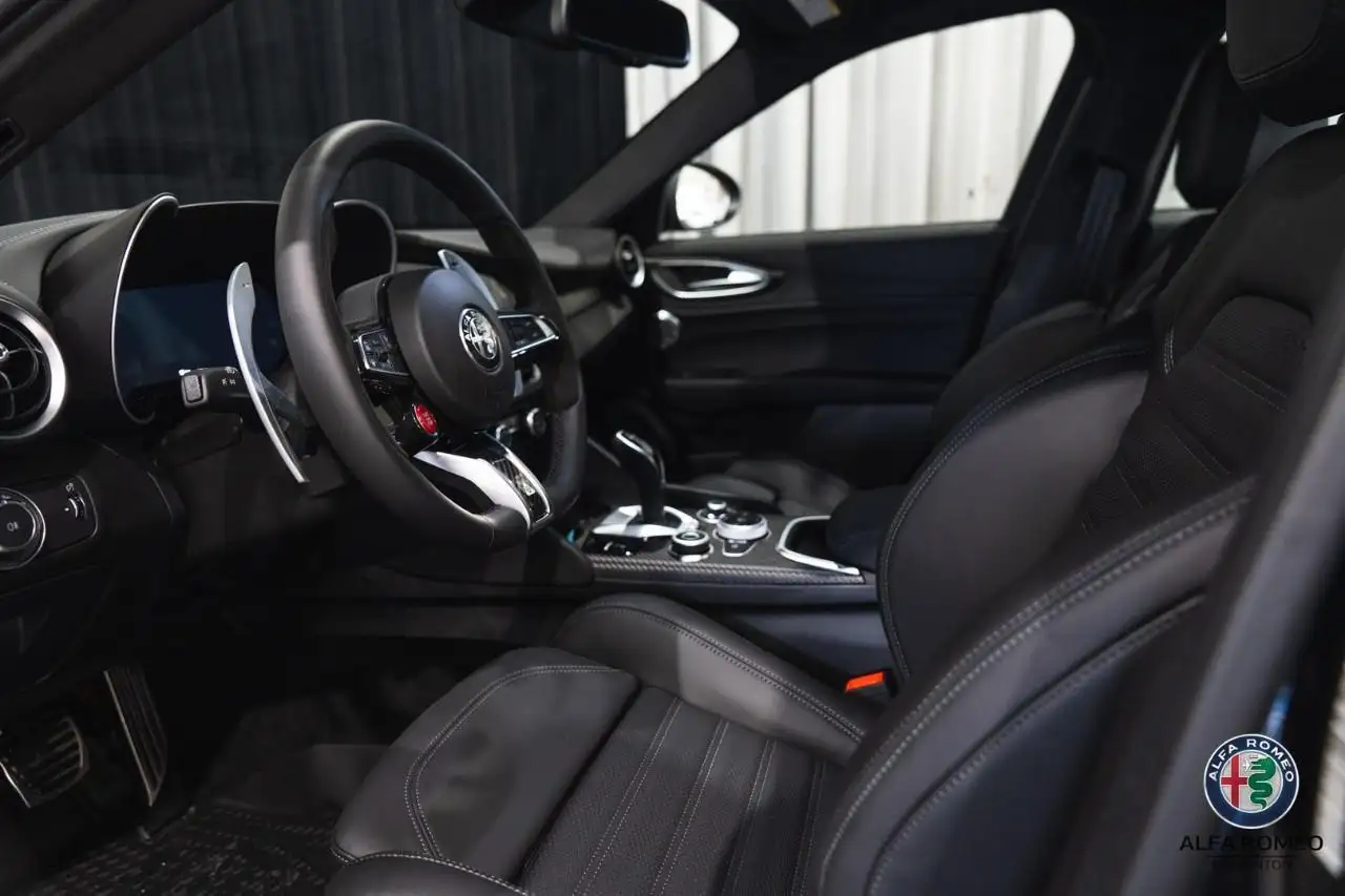 Alfa Romeo Giulia снимка Alfa Romeo Giulia