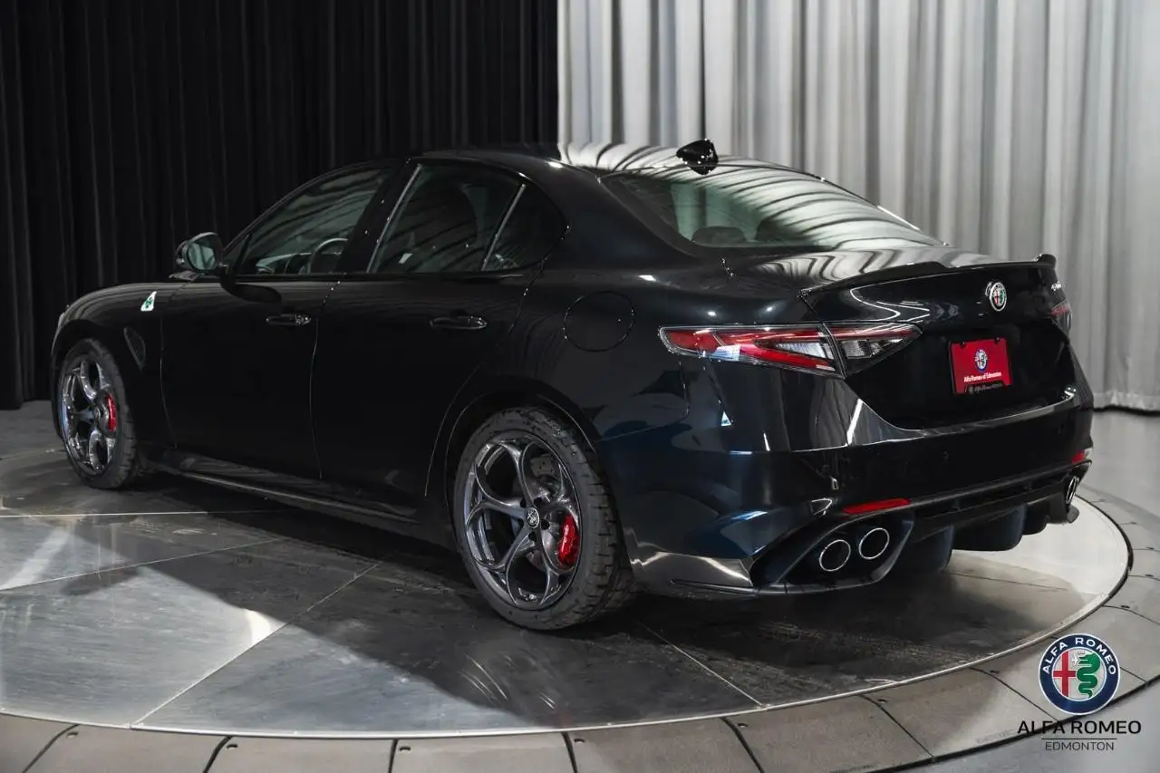 Alfa Romeo Giulia снимка Alfa Romeo Giulia