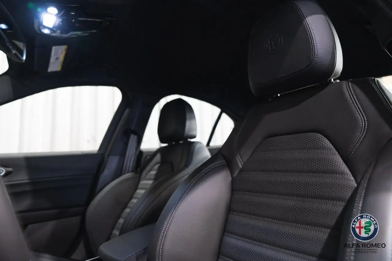 Alfa Romeo Giulia снимка Alfa Romeo Giulia