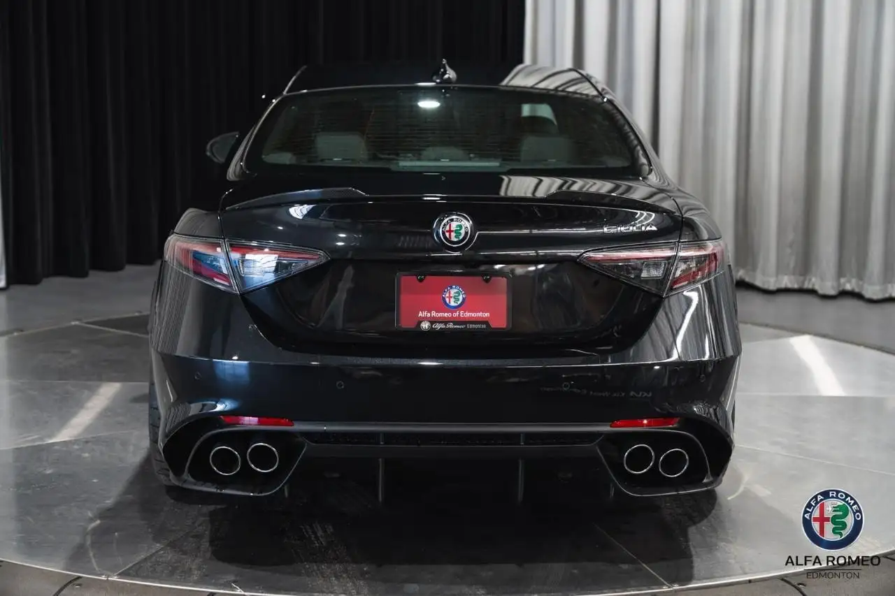 Alfa Romeo Giulia снимка Alfa Romeo Giulia
