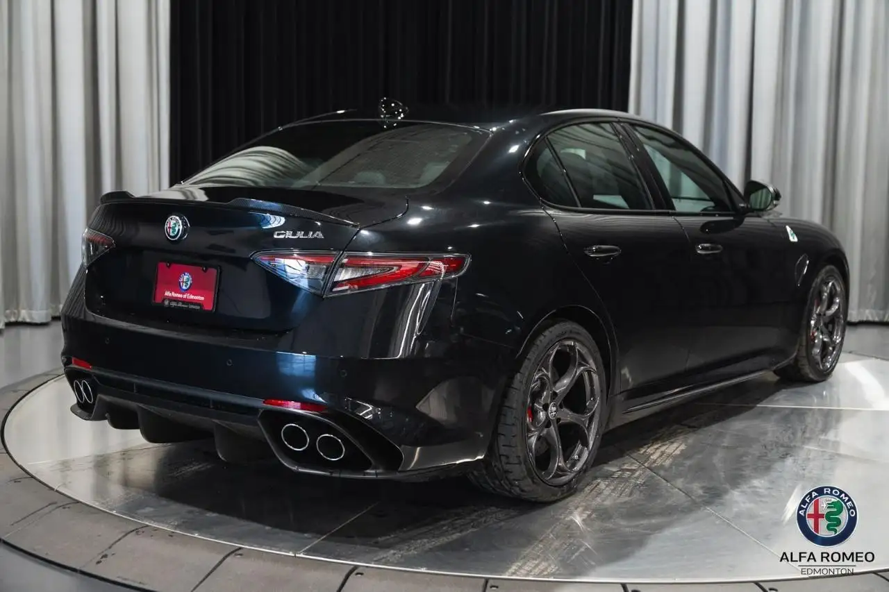 Alfa Romeo Giulia снимка Alfa Romeo Giulia