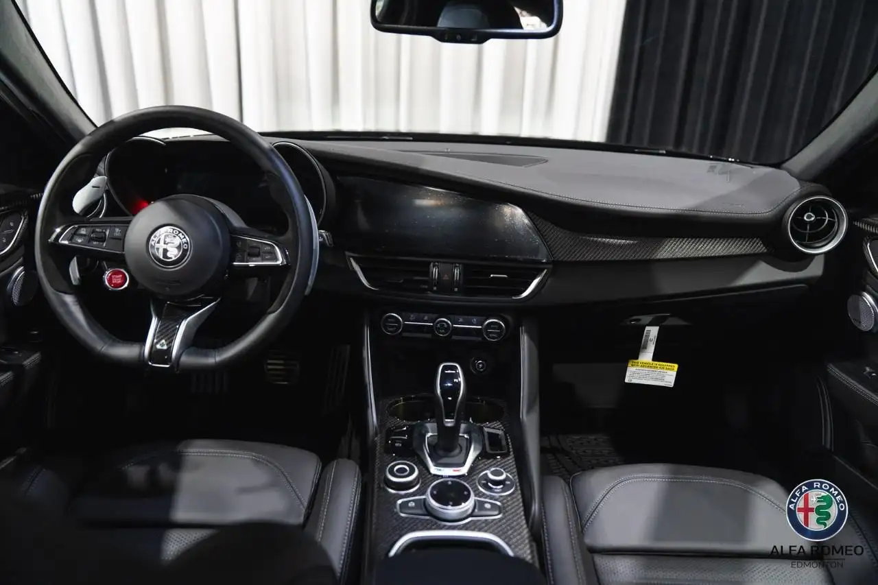 Alfa Romeo Giulia снимка Alfa Romeo Giulia