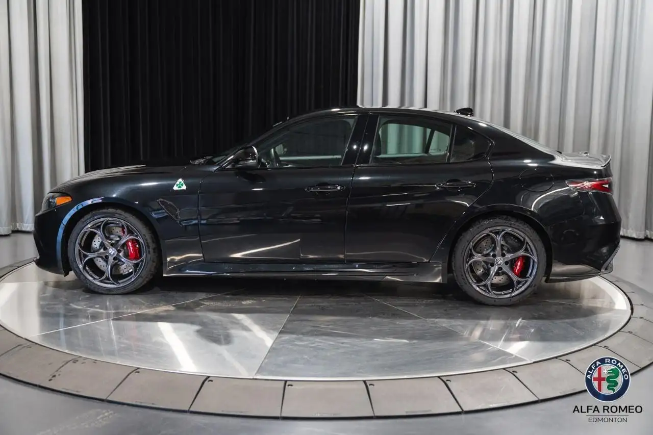 Alfa Romeo Giulia снимка Alfa Romeo Giulia