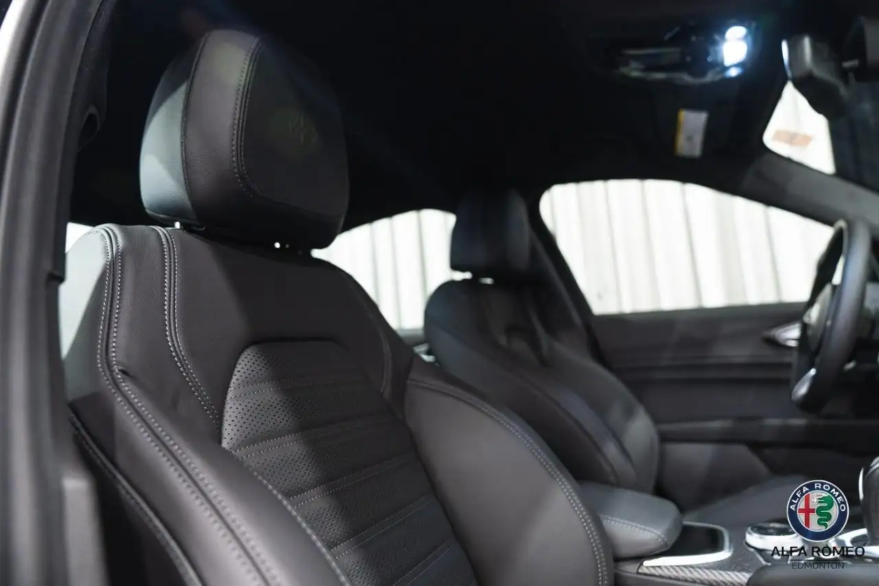 Alfa Romeo Giulia снимка Alfa Romeo Giulia