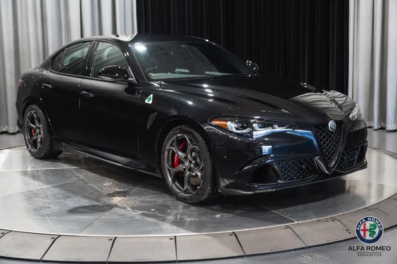 Alfa Romeo Giulia снимка Alfa Romeo Giulia