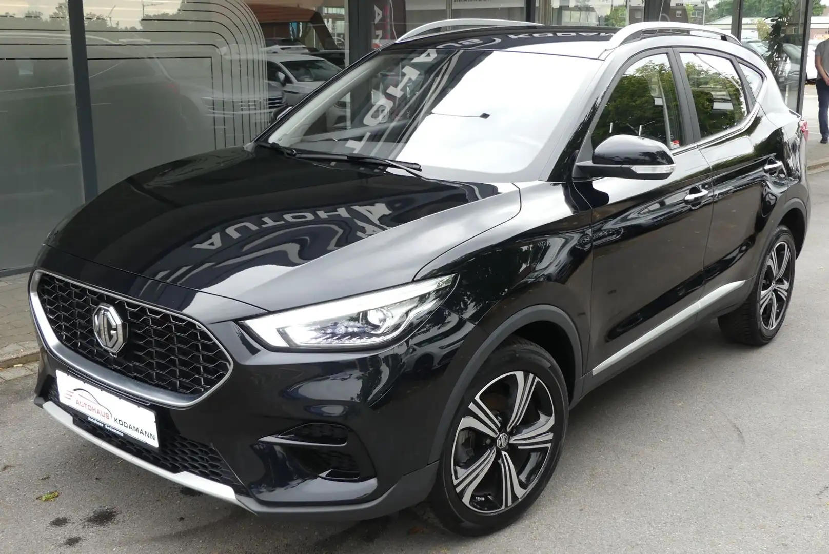 MG ZS Comfort 1.5l *Tempomat*PDC*LED*CarPlay Zwart - 2