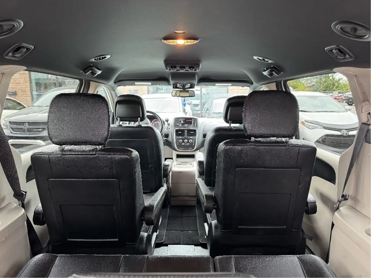 Dodge Grand Caravan снимка Dodge Grand Caravan