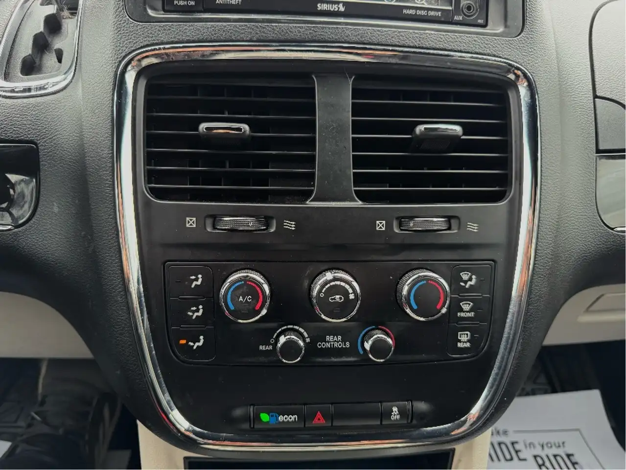 Dodge Grand Caravan снимка Dodge Grand Caravan