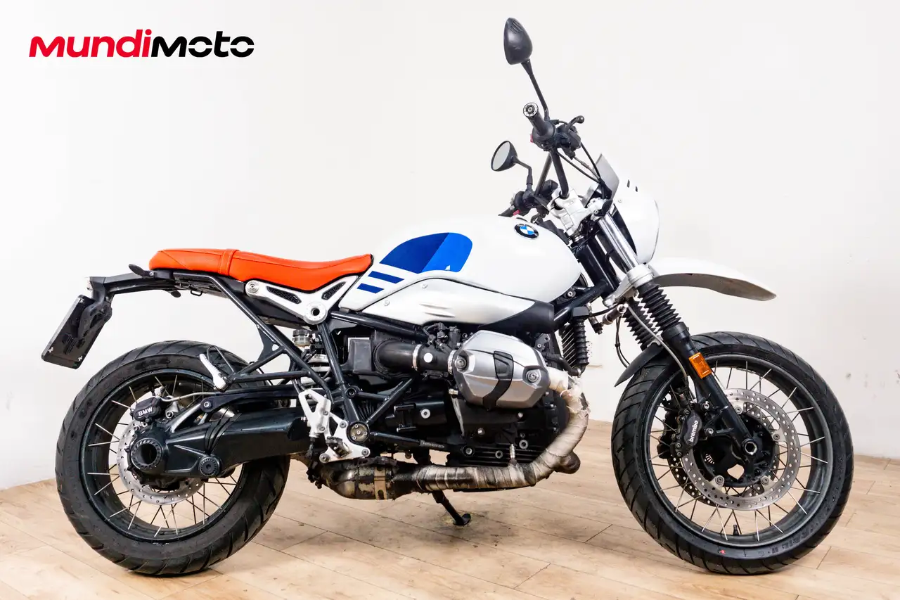 BMW R nineT