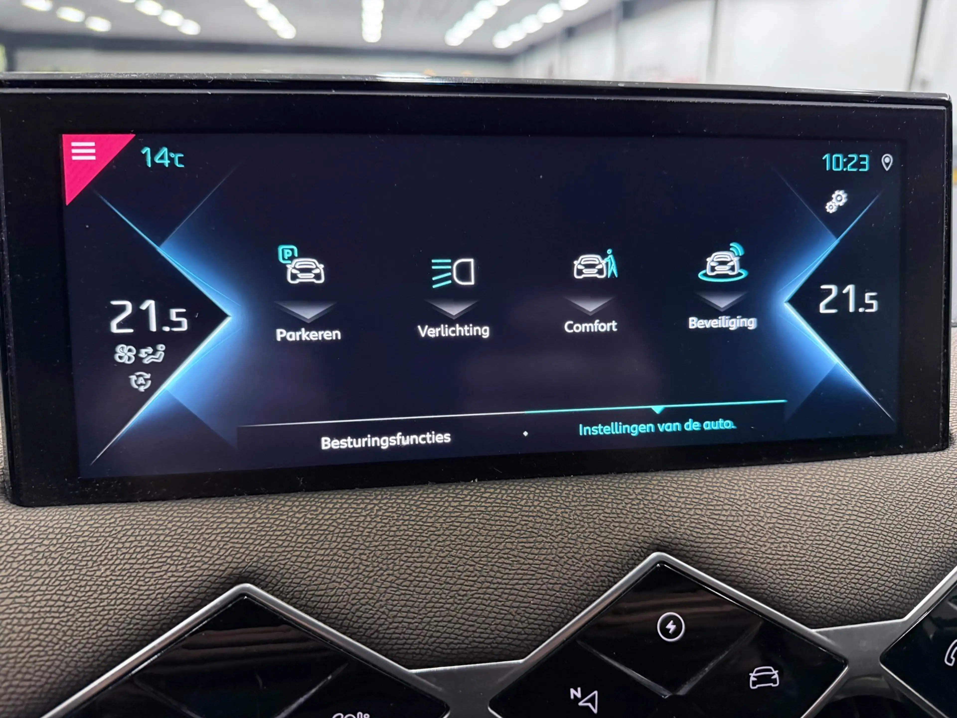 DS Automobiles DS 3 Crossback E-Tense Grand Chic 50 kWh LEDER/NAVI/CAM/DAB/CARPL — photo 23