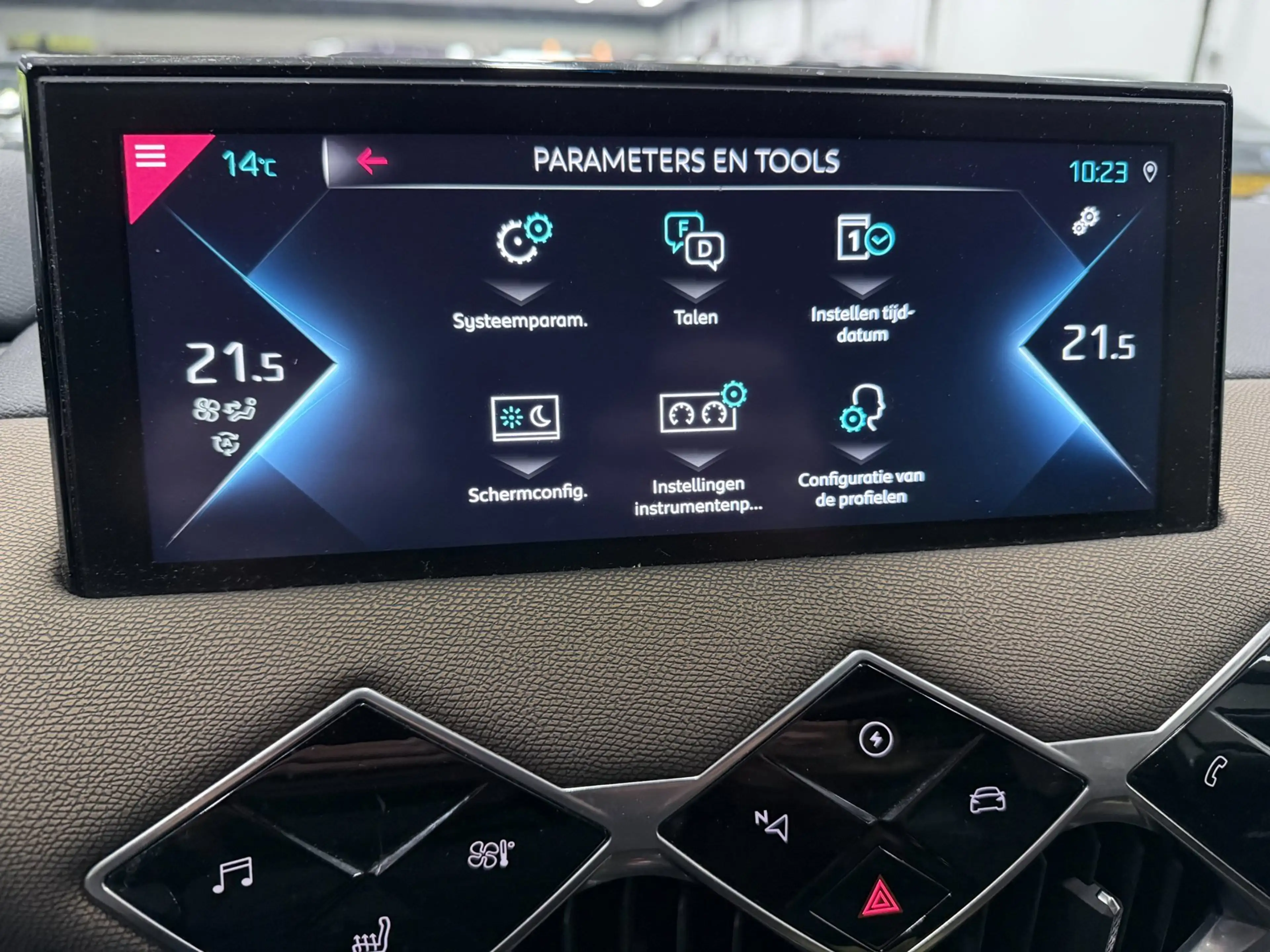 DS Automobiles DS 3 Crossback E-Tense Grand Chic 50 kWh LEDER/NAVI/CAM/DAB/CARPL — photo 20