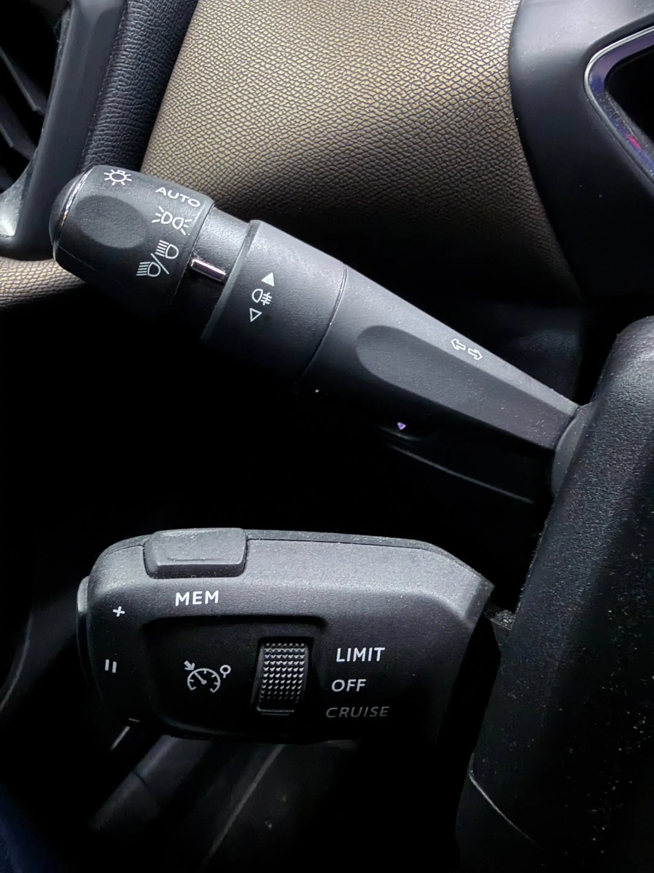 DS Automobiles DS 3 Crossback E-Tense Grand Chic 50 kWh LEDER/NAVI/CAM/DAB/CARPL — photo 37