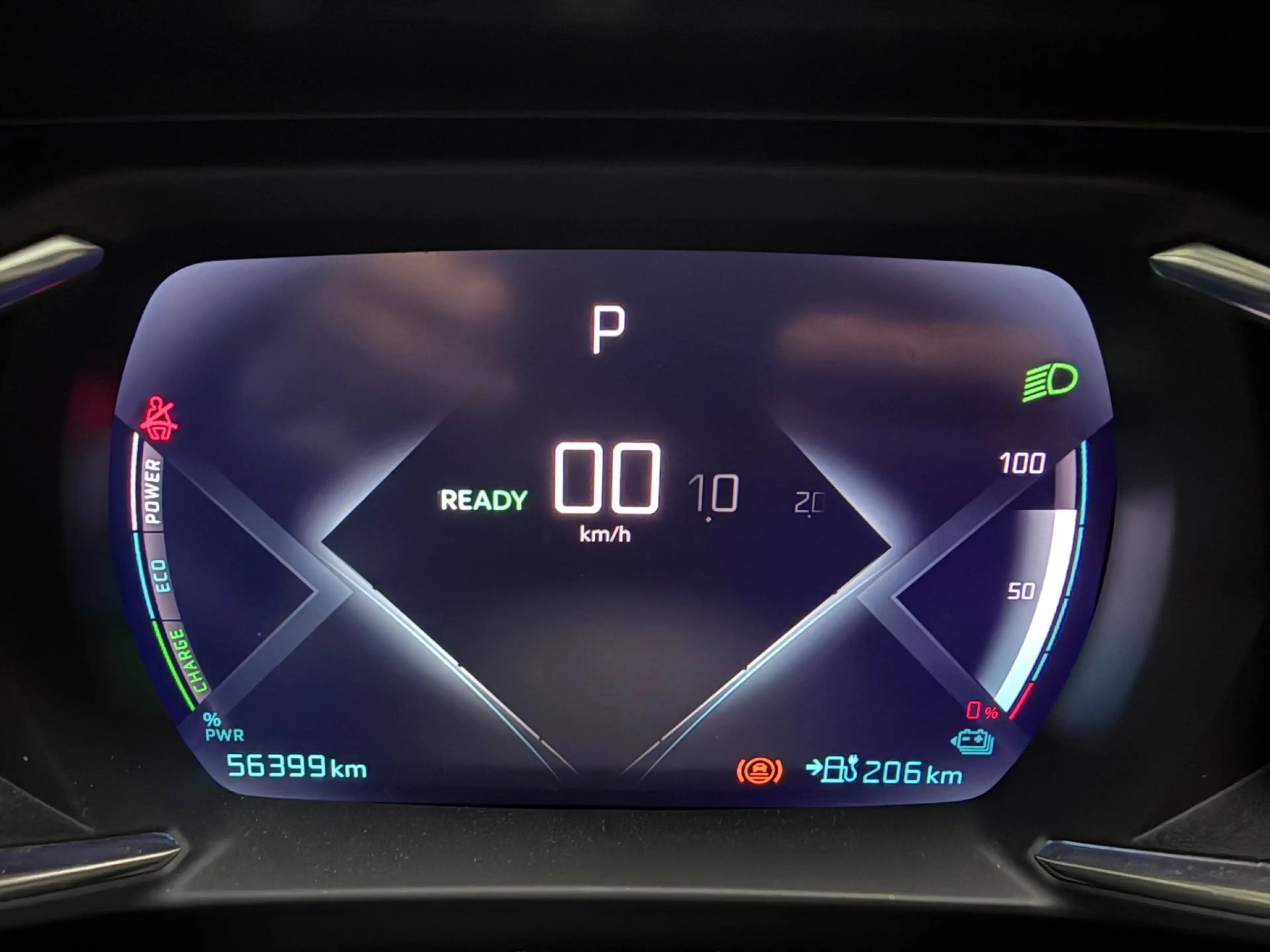 DS Automobiles DS 3 Crossback E-Tense Grand Chic 50 kWh LEDER/NAVI/CAM/DAB/CARPL — photo 18