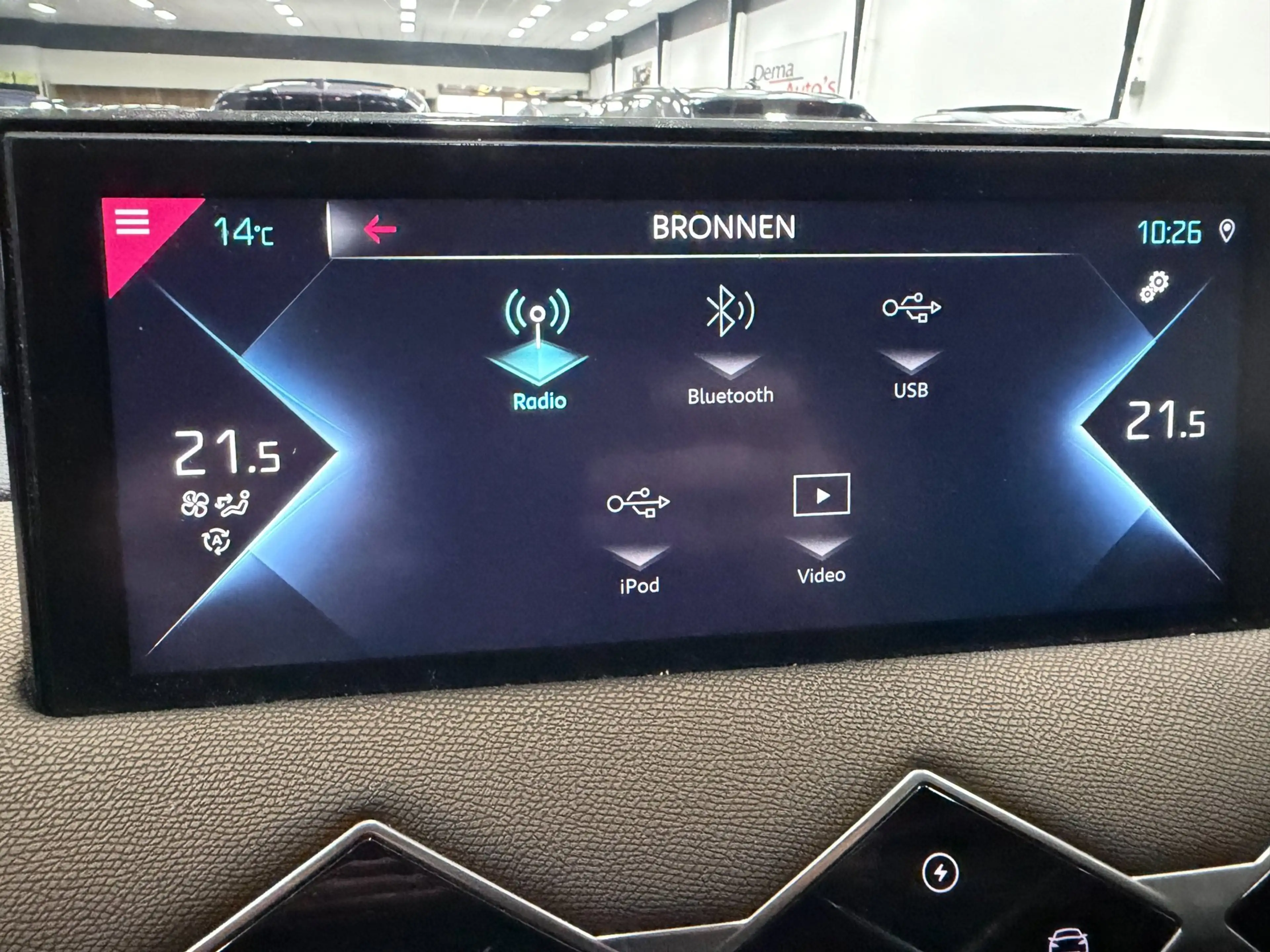 DS Automobiles DS 3 Crossback E-Tense Grand Chic 50 kWh LEDER/NAVI/CAM/DAB/CARPL — photo 33