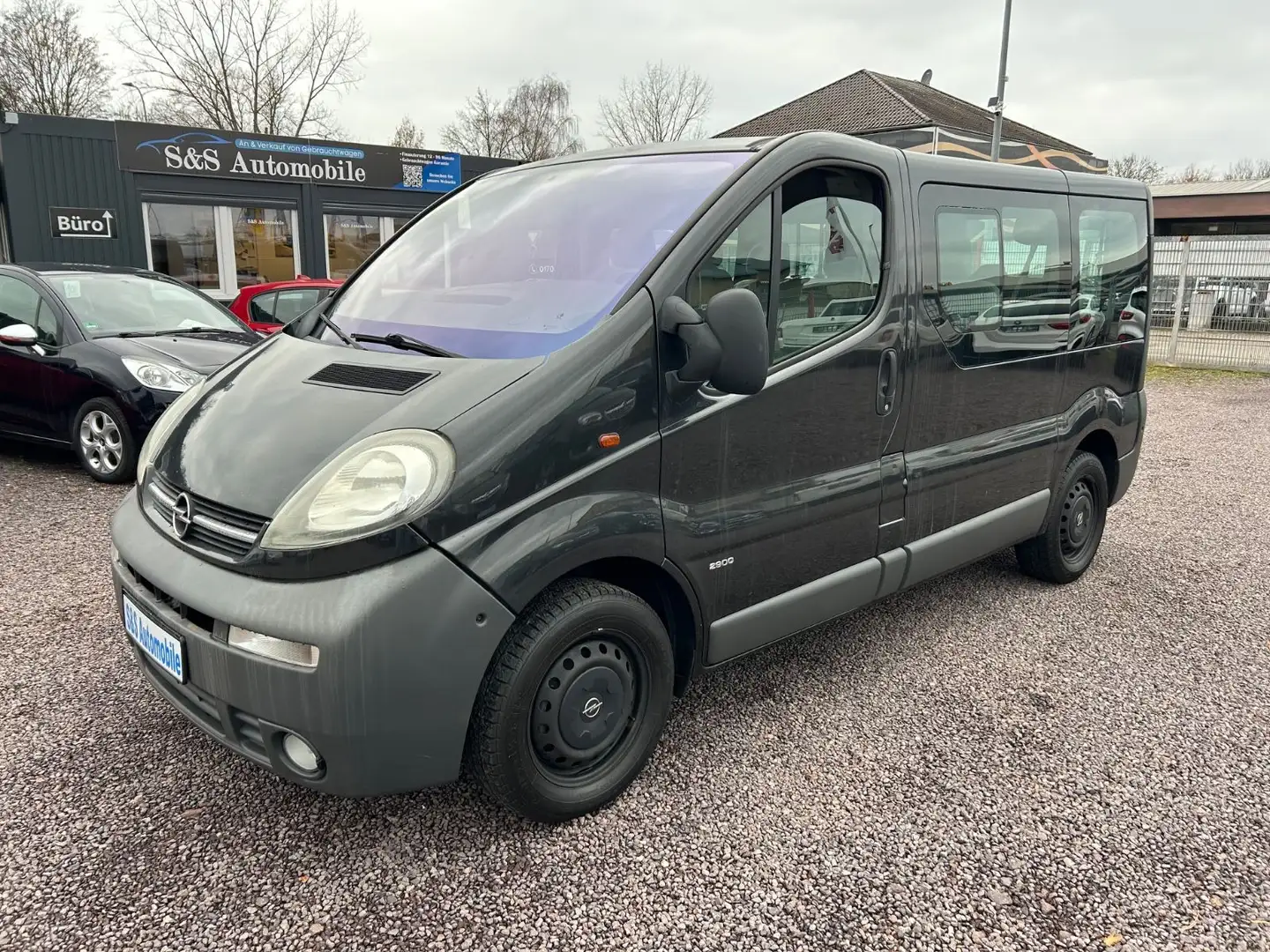 Opel Vivaro Kombi L1H1 *9-Sitzer*Klima*TÜV*AHK* Noir - 1