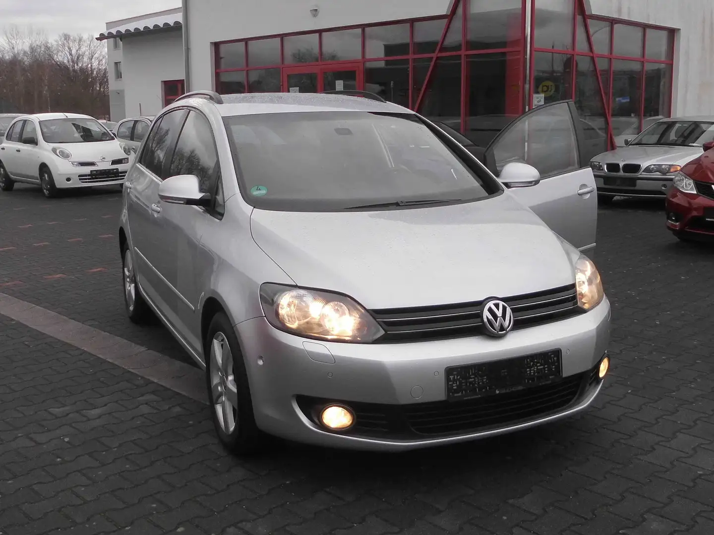 Volkswagen Golf Plus 1.6 TDI DPF Comfortline,KLIMA,NAVI,ALU,AHK ,TÜV Срібний - 1