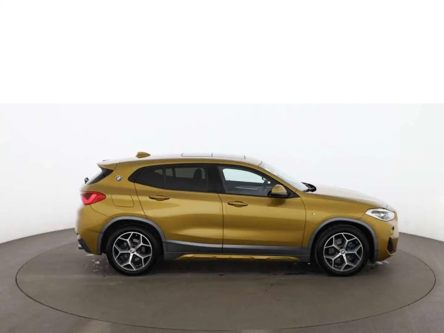 BMW X2 xDrive 20d M-Sport Aut LED SKY AHK HEAD-UP NAV Gold - 2