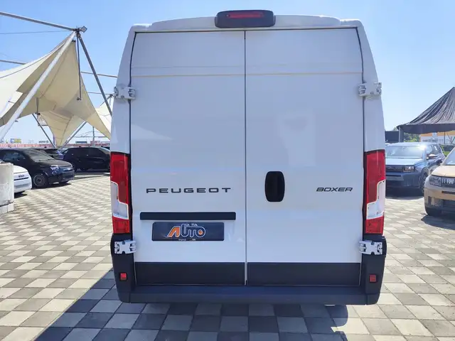 Peugeot Boxer view 8