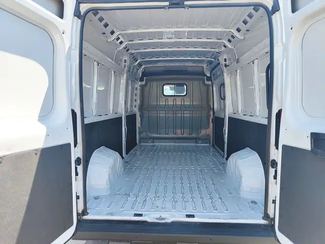 Peugeot Boxer view 10