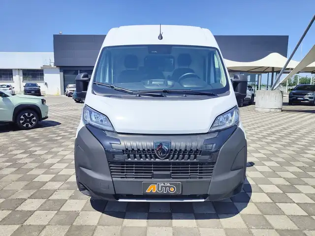 Peugeot Boxer view 4
