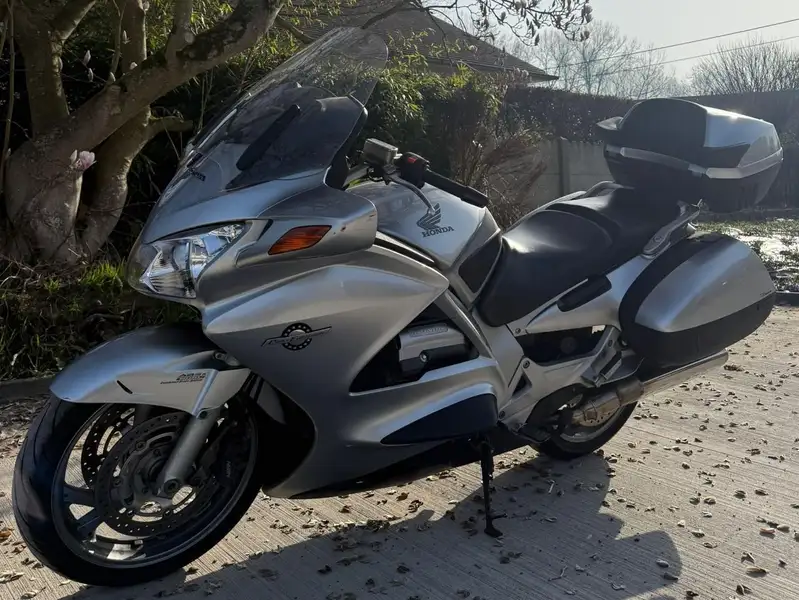 Honda ST 1300 - foto 3