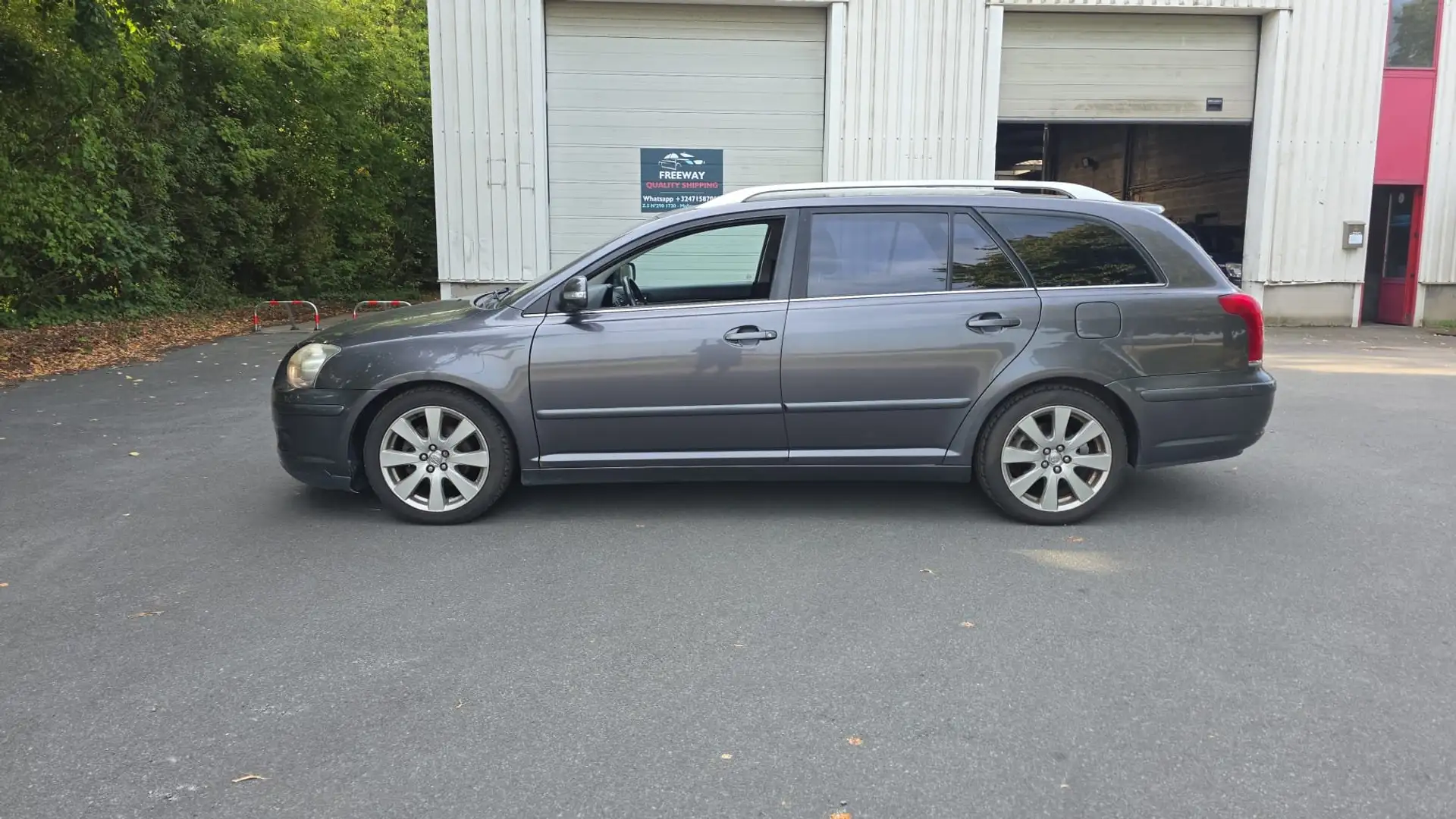 Toyota Avensis Avensis STW 1.8i VVT-i 16v Grijs - 1