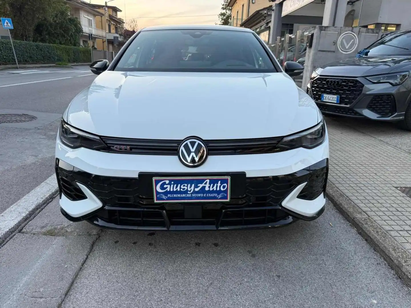 Volkswagen Golf GTI 2.0 TSI GTI DSG Alb - 2