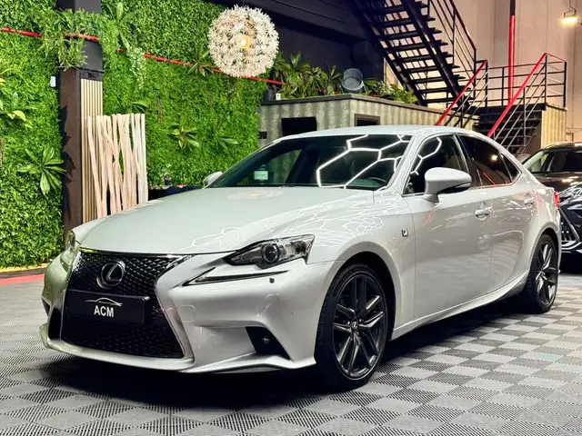 Lexus IS 300 300h F-Sport