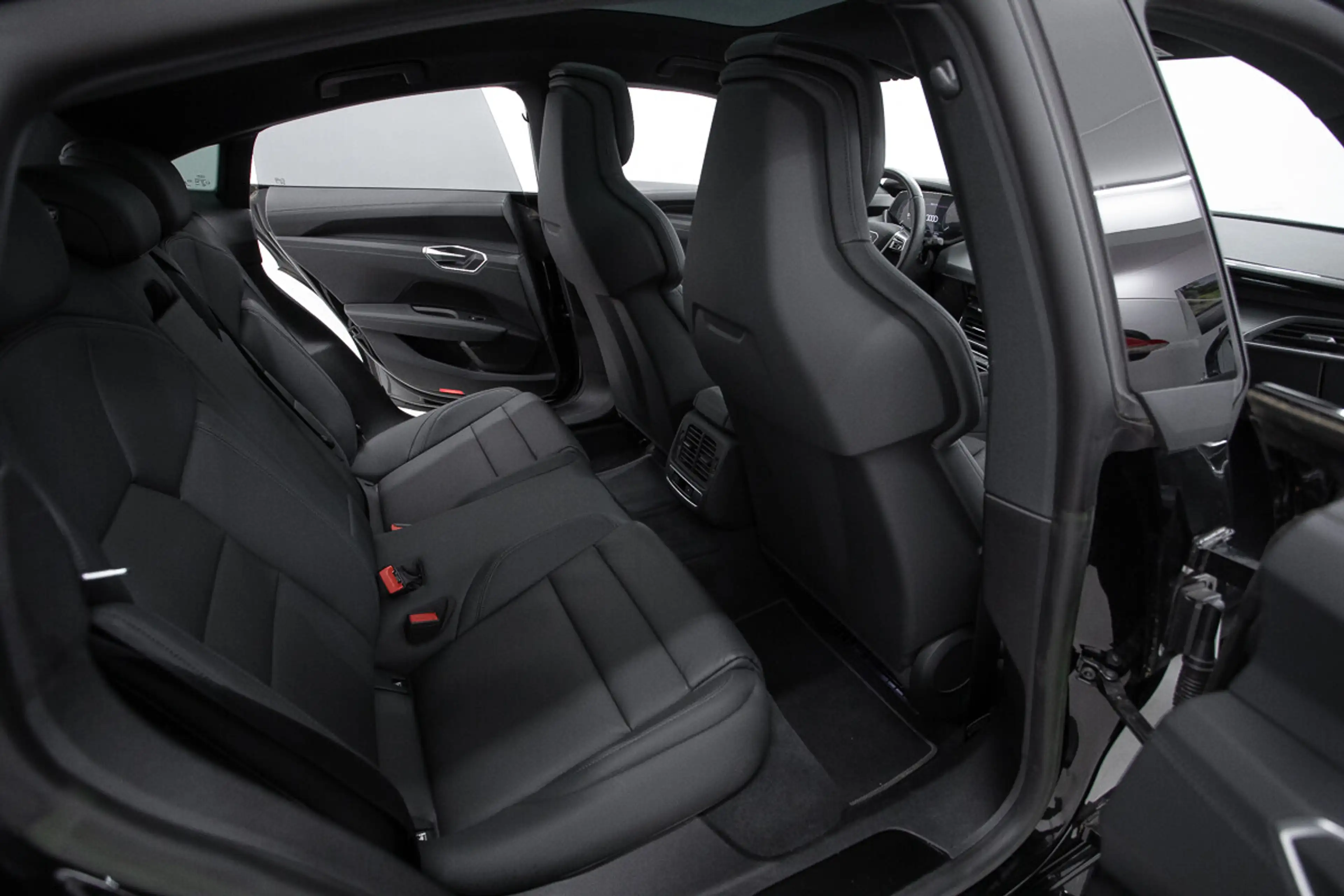 Audi e-tron GT 93,4kWh quattro | SKY | Magnetic Ride — photo 12