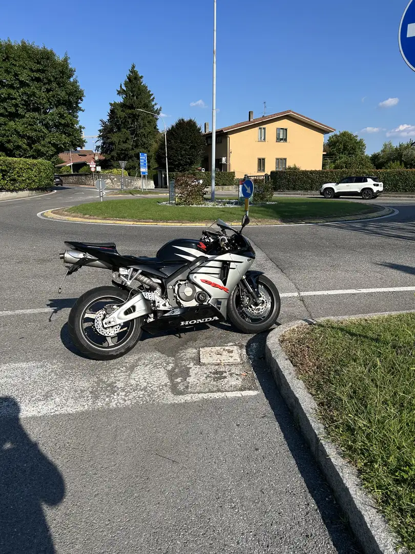 Honda CBR 600 moto sport - 1