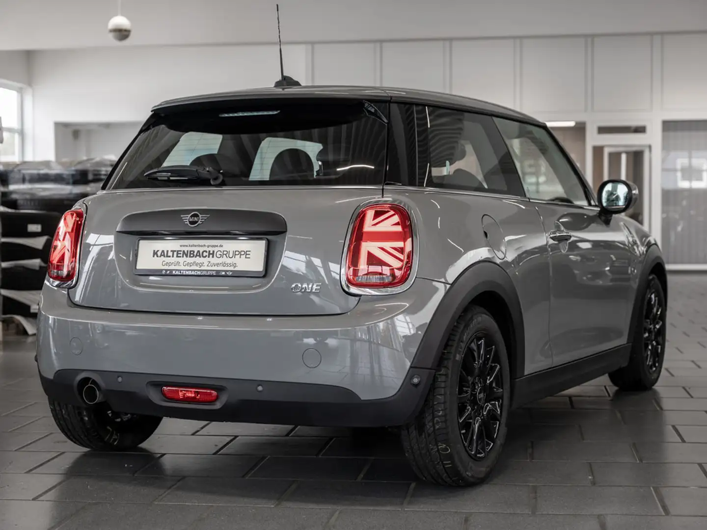 MINI One Chili LED SCHEINWERFER NAVI SHZ PDC KLIMA Grijs - 2