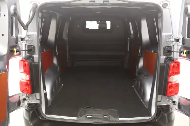 Opel Vivaro view 3