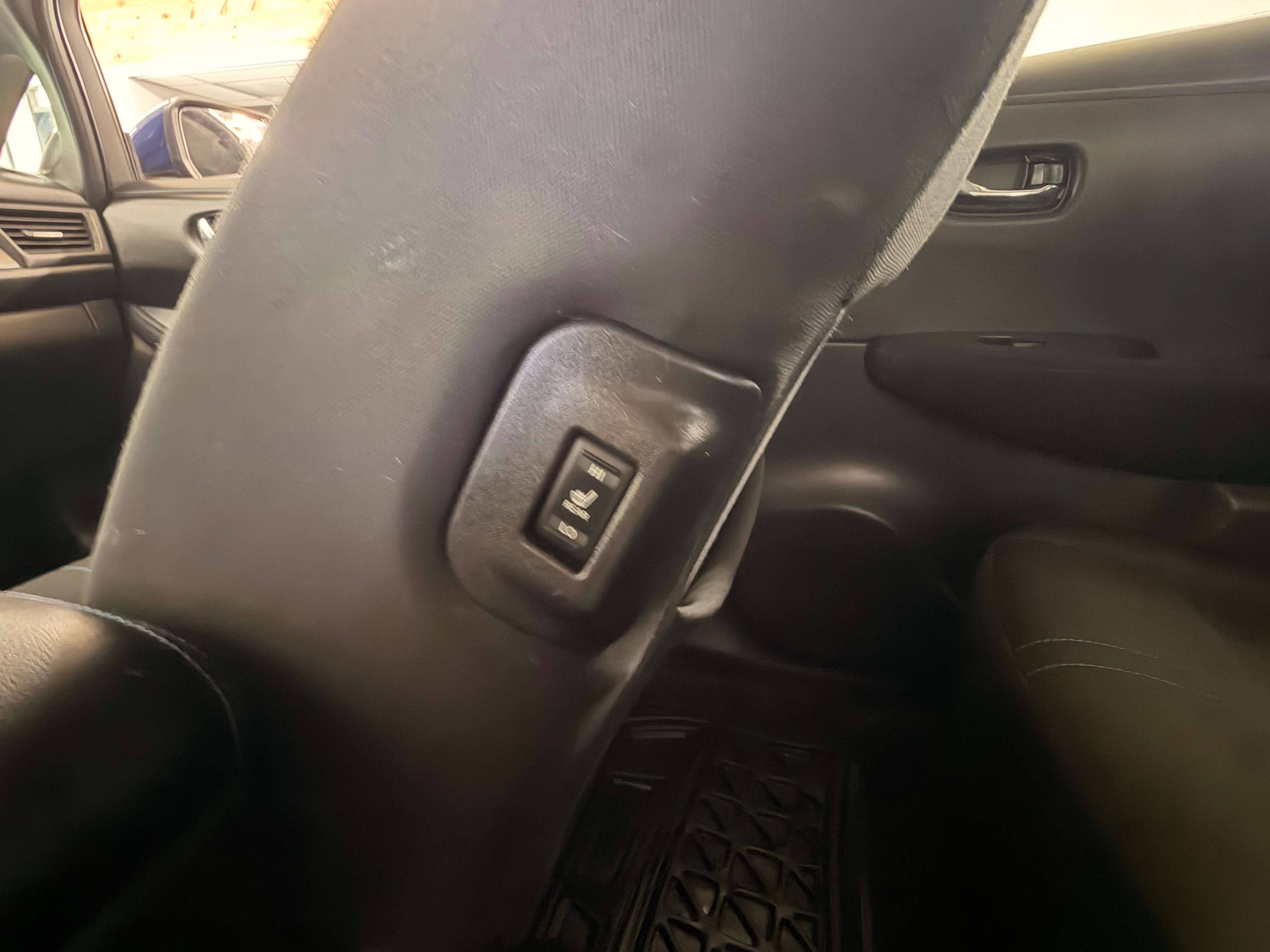 2018 Nissan Leaf S - Image 13