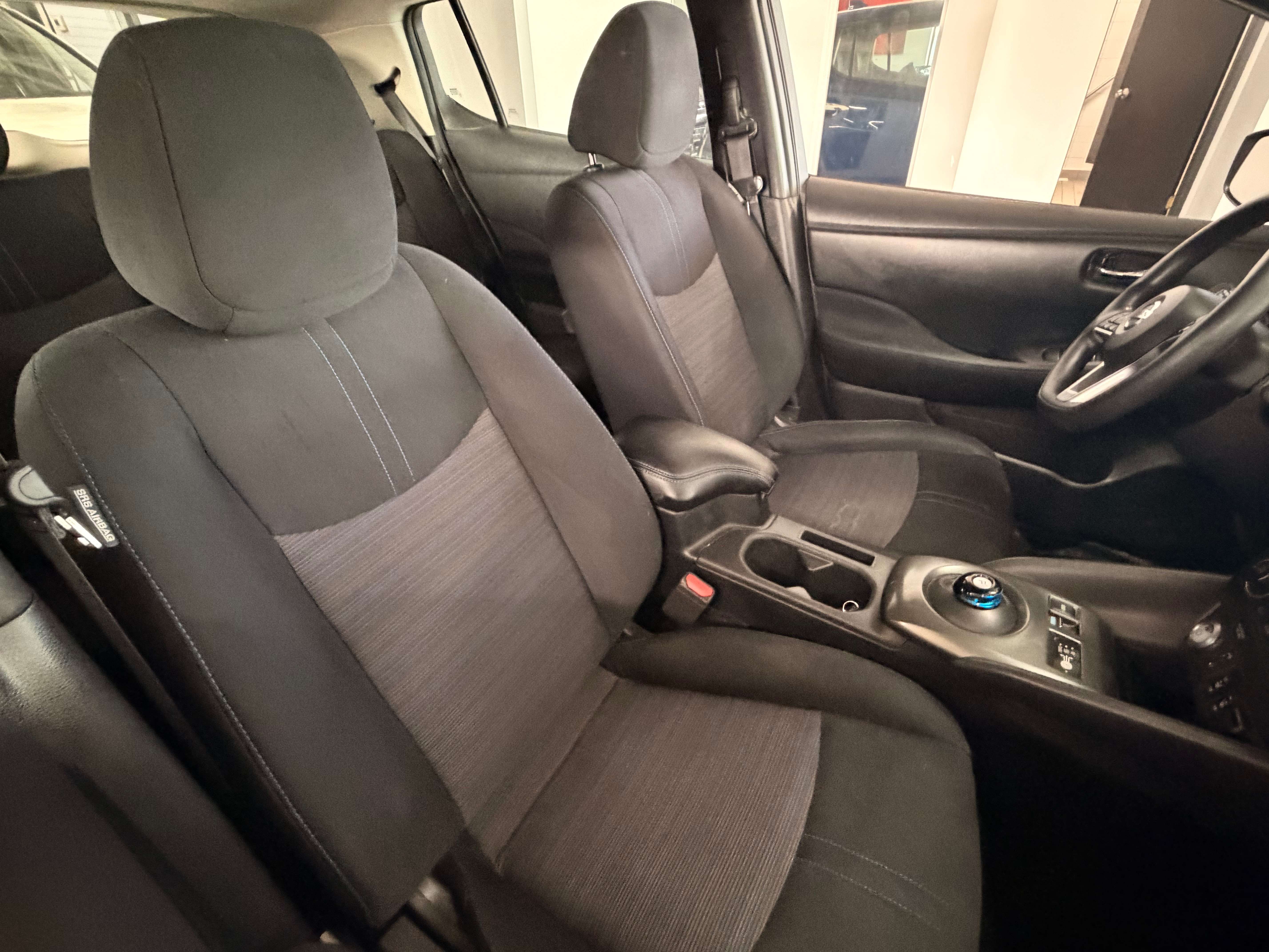 2018 Nissan Leaf S - Image 11