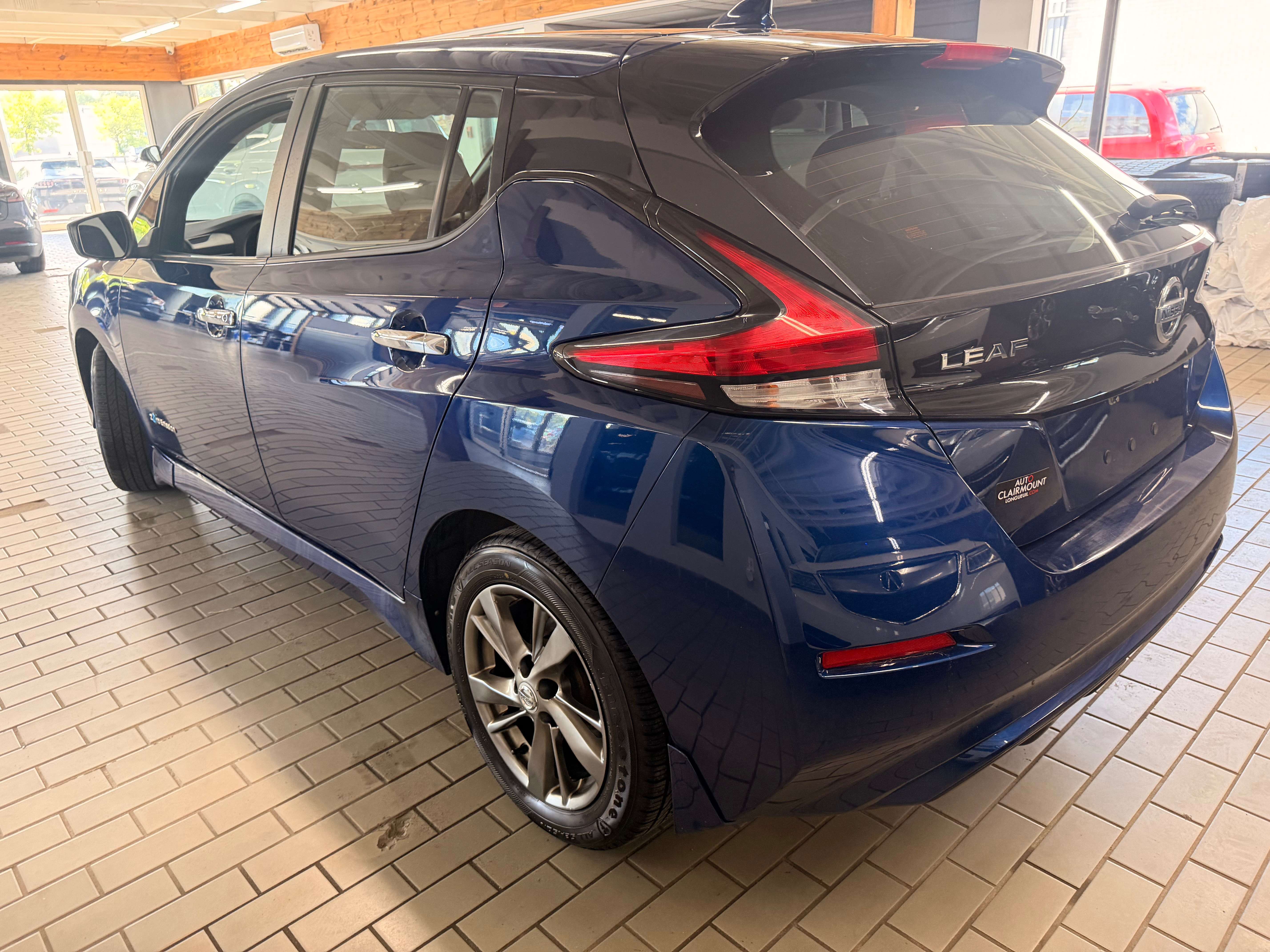 2018 Nissan Leaf S - Image 3
