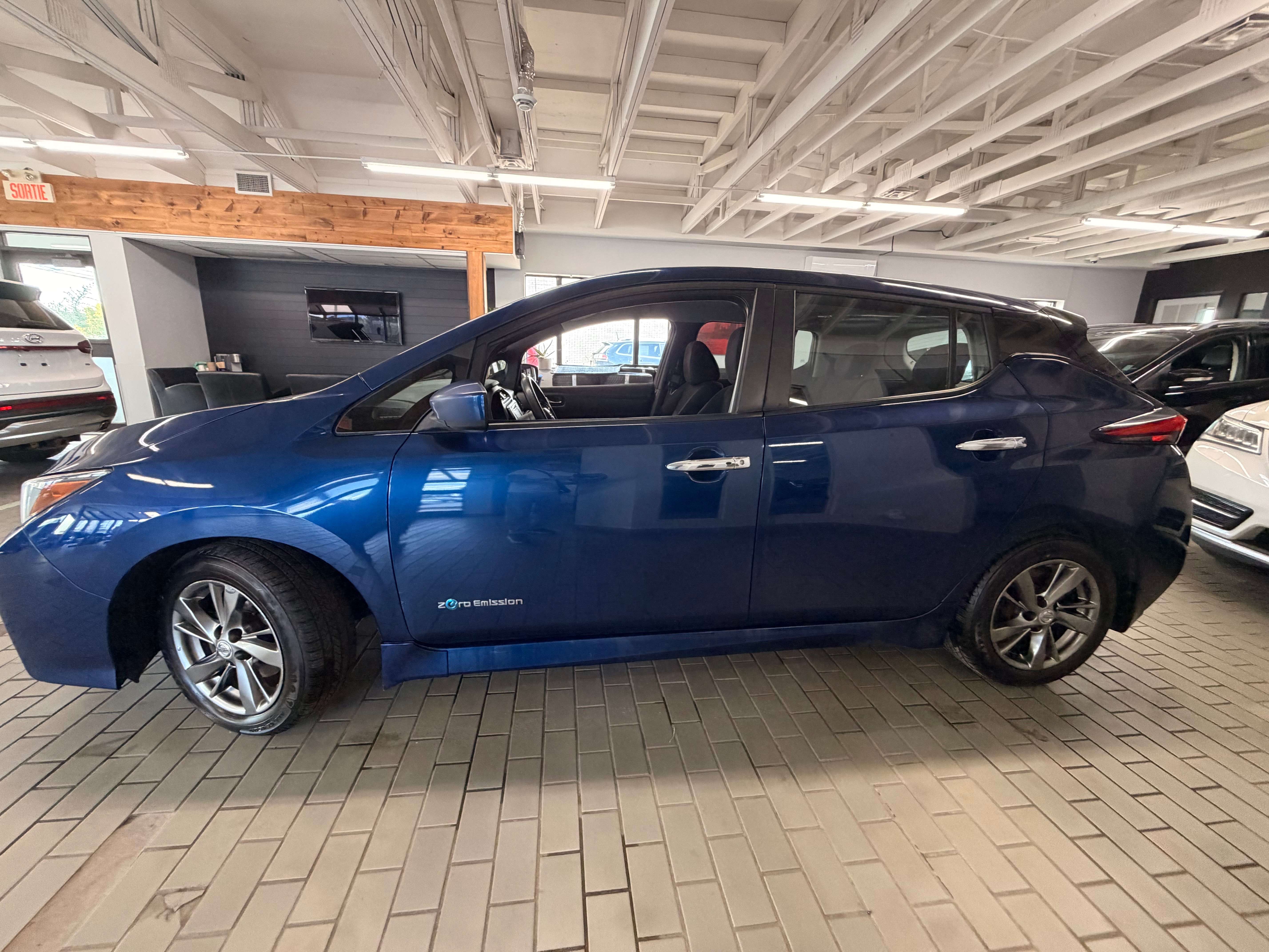 2018 Nissan Leaf S - Image 2