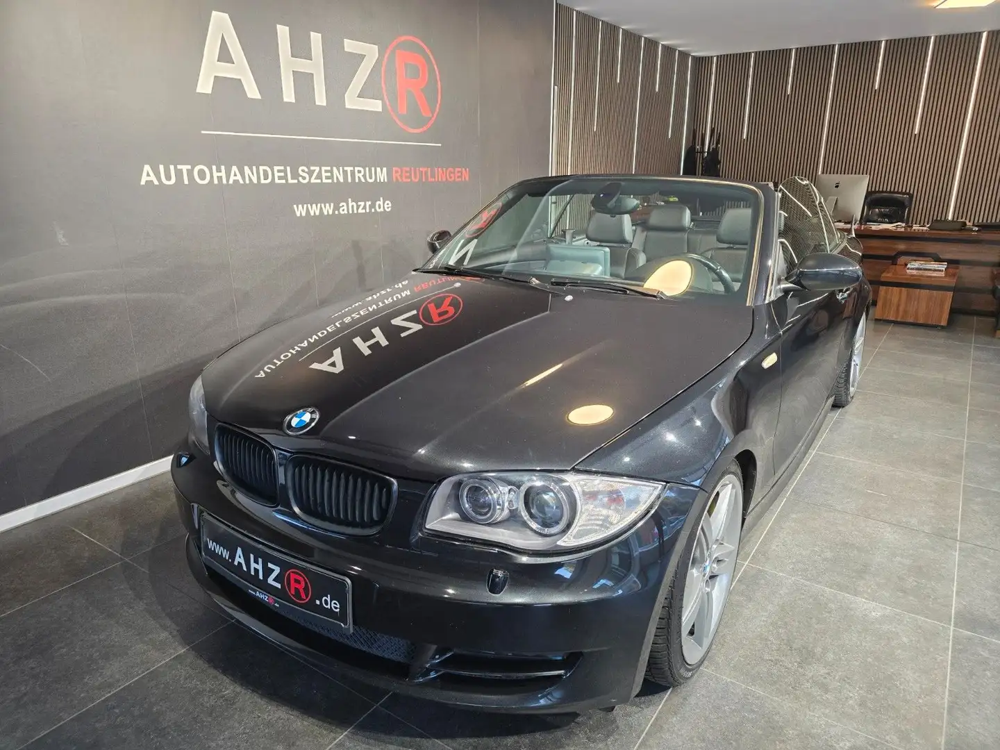 BMW 118 1 Cabrio 118d*NAVI*TEMPOMAT*SERVICE&TUV NEU Schwarz - 1