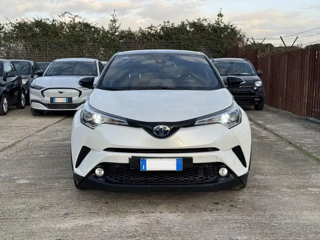 Toyota C-HR view 2
