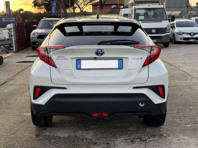 Toyota C-HR view 5