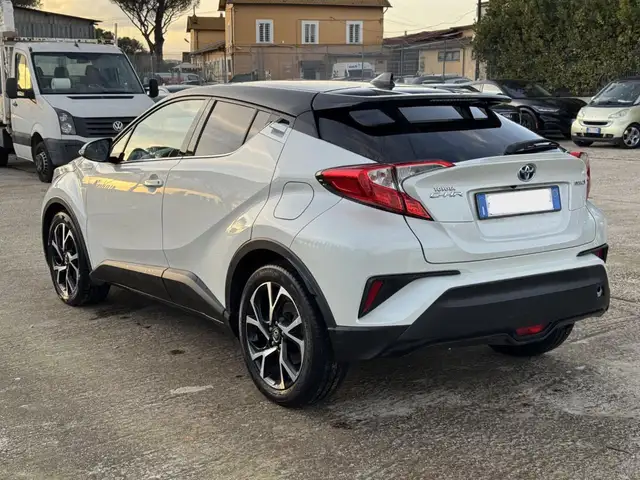 Toyota C-HR view 6